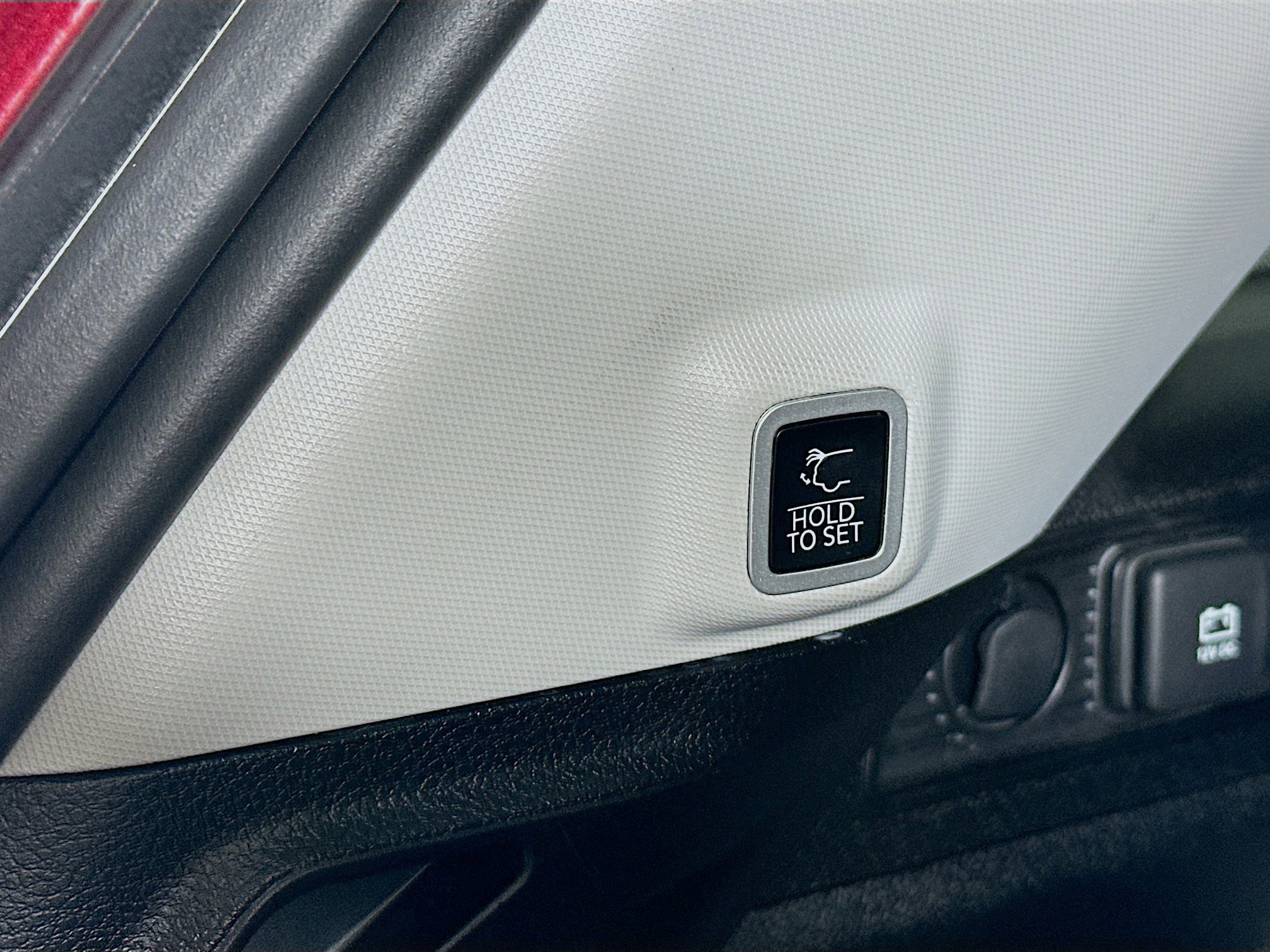 Used 2023 Jeep Grand Cherokee Limited image 29