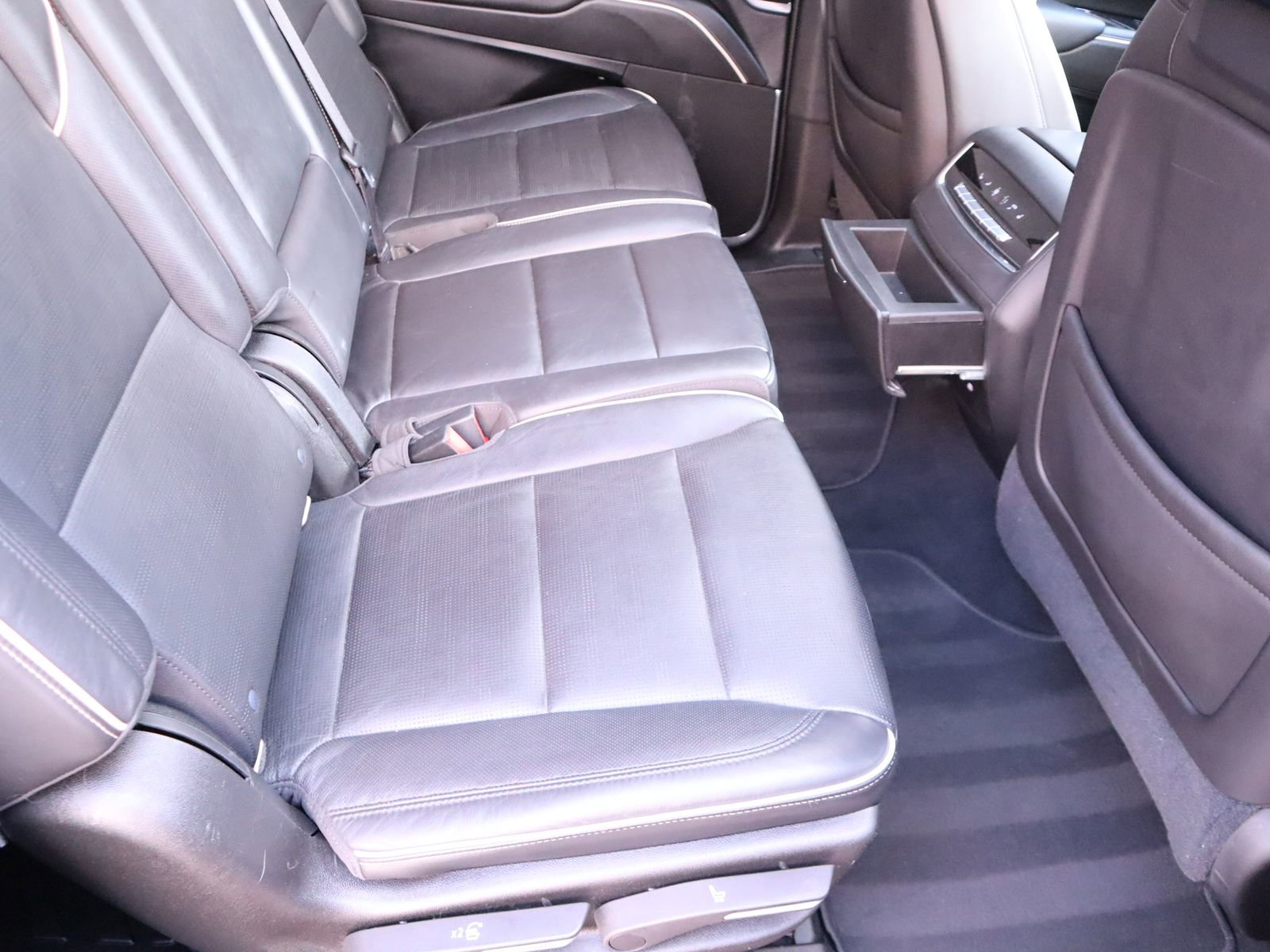 Used 2021 Cadillac Escalade ESV Premium Luxury w/ Driver Assist Tech Package AWD/4WD image 54