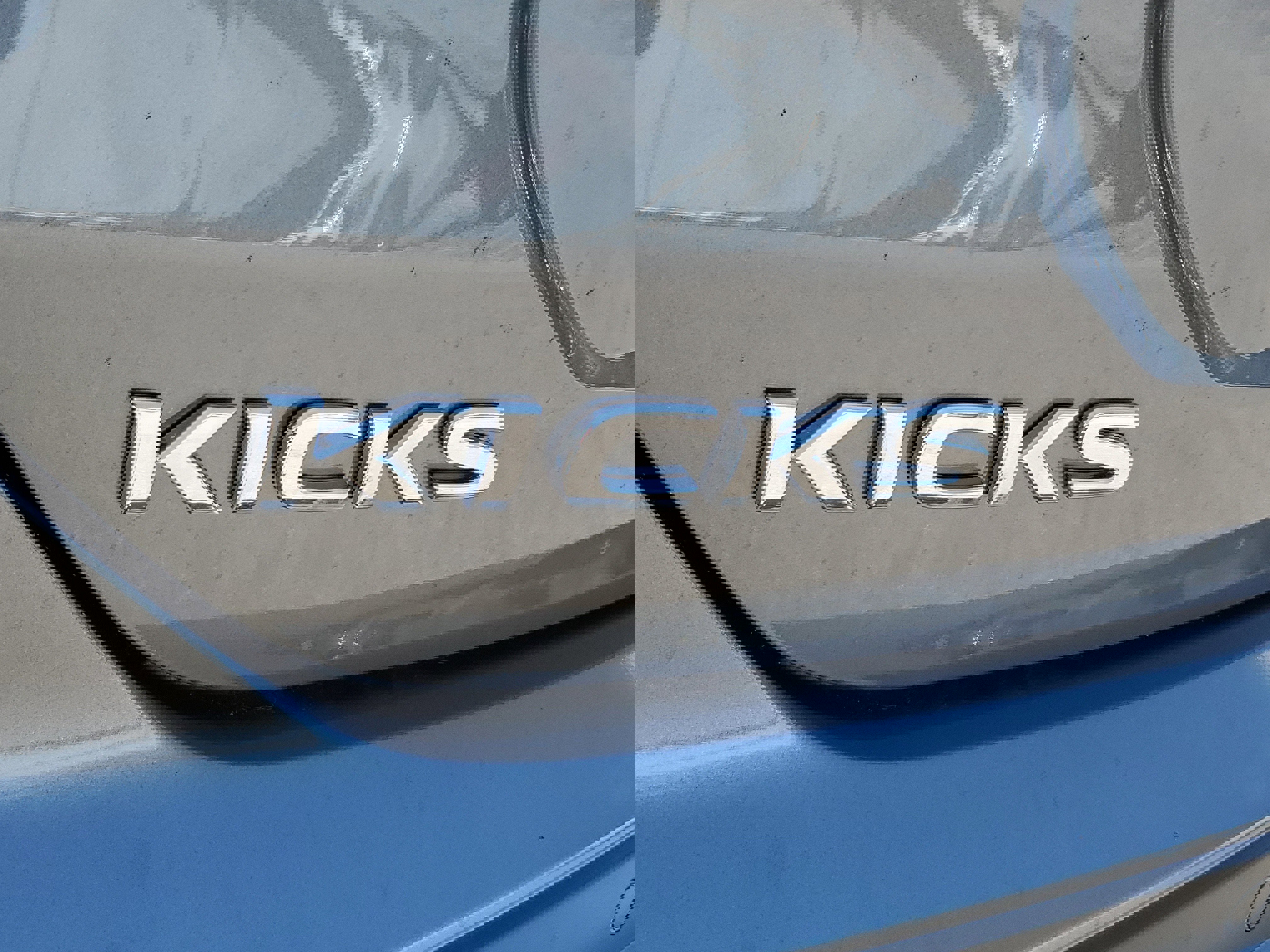 New 2025 Nissan Kicks S image 8