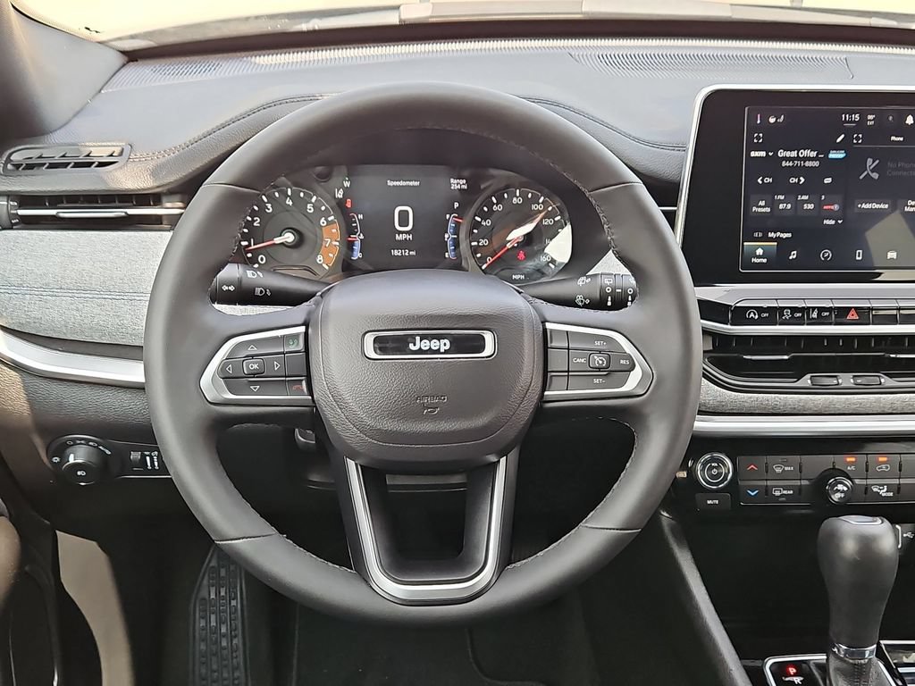 Used 2025 Jeep Compass Latitude AWD/4WD image 23