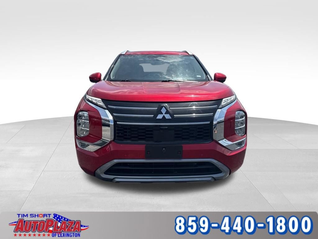 Used 2025 Mitsubishi Outlander AWD image 6