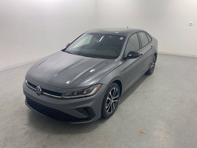 Used 2026 Volkswagen Jetta Sport FWD image 2