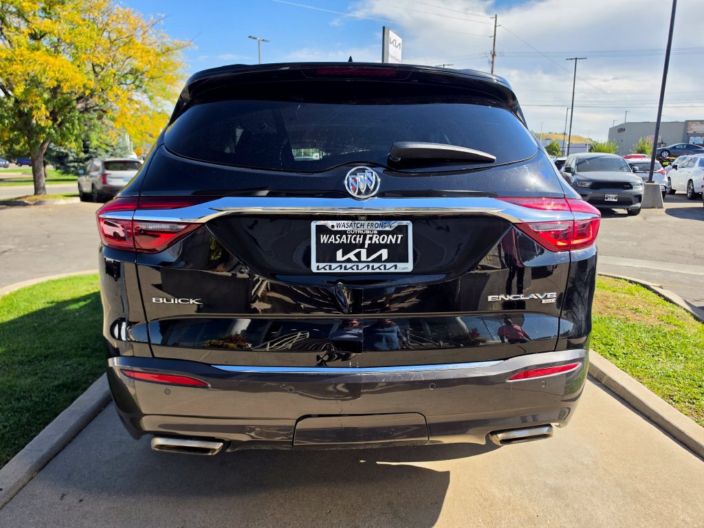 Used 2018 Buick Enclave Essence AWD/4WD image 6