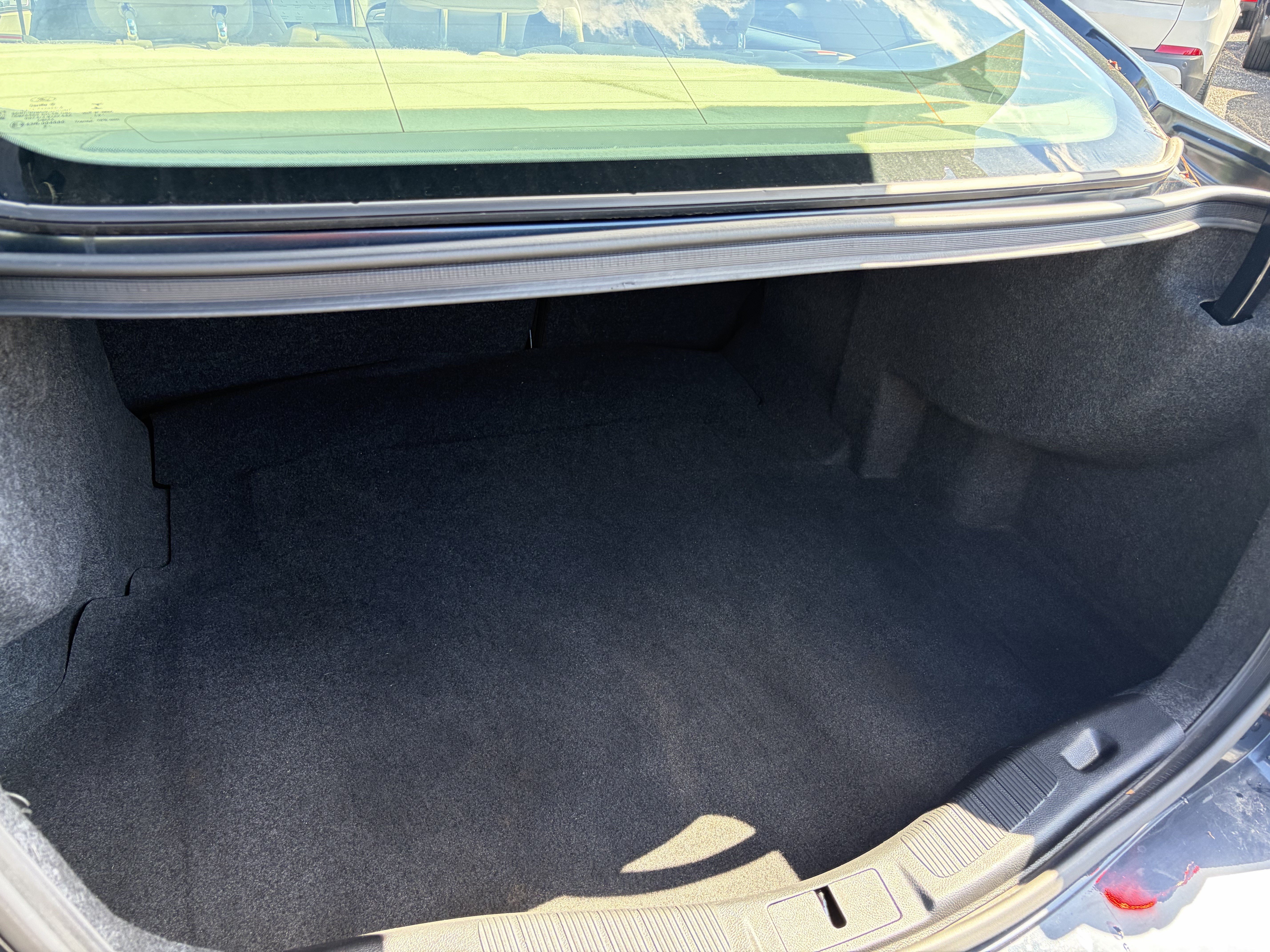 Used 2020 Ford Fusion SE FWD image 7