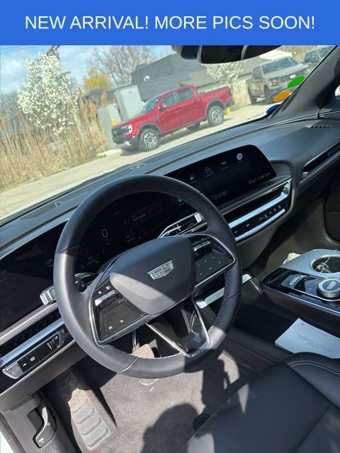 Used 2024 Cadillac Lyriq Tech RWD image 8