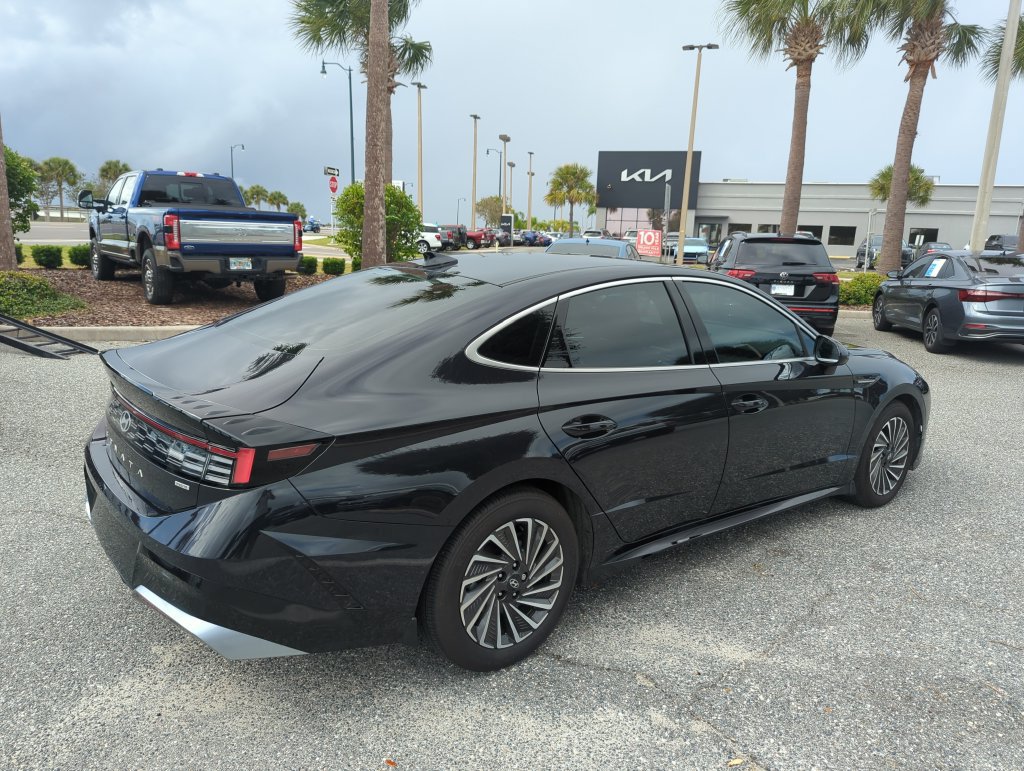 Used 2025 Hyundai Sonata SEL FWD image 6