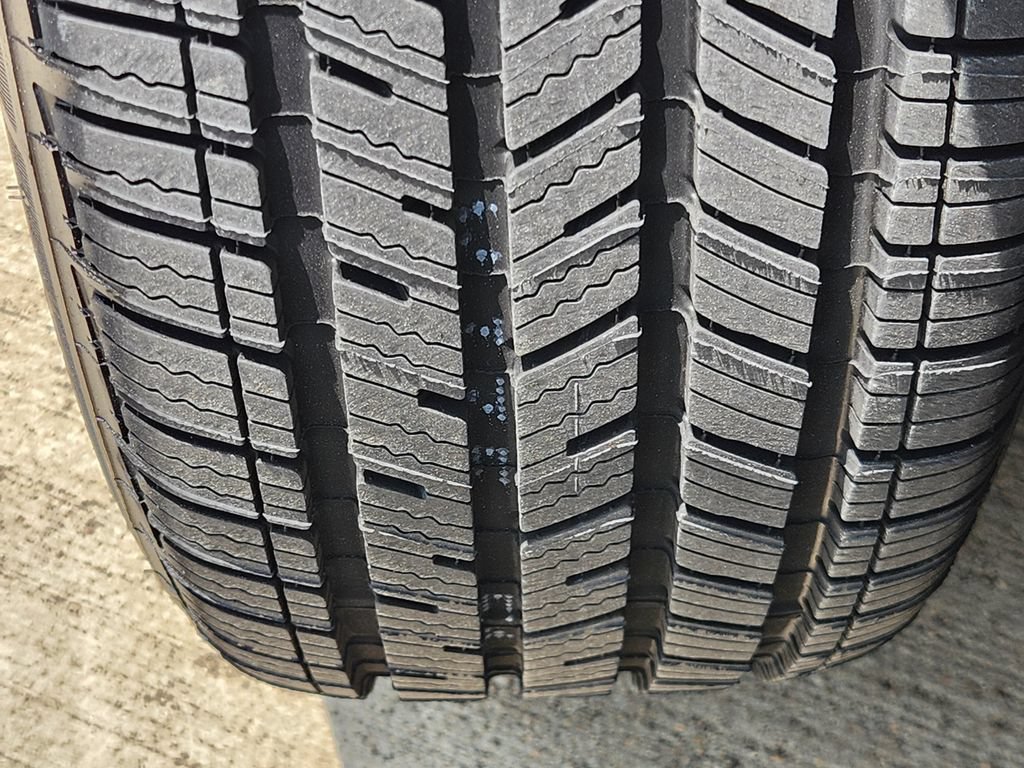 Certified 2023 Lexus UX 250h F Sport FWD image 11