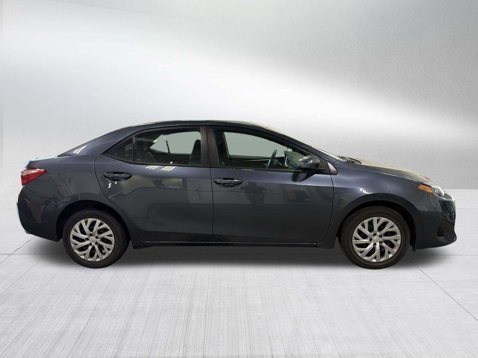 Used 2017 Toyota Corolla LE w/ Carpet Mat Package (TMS) FWD image 8