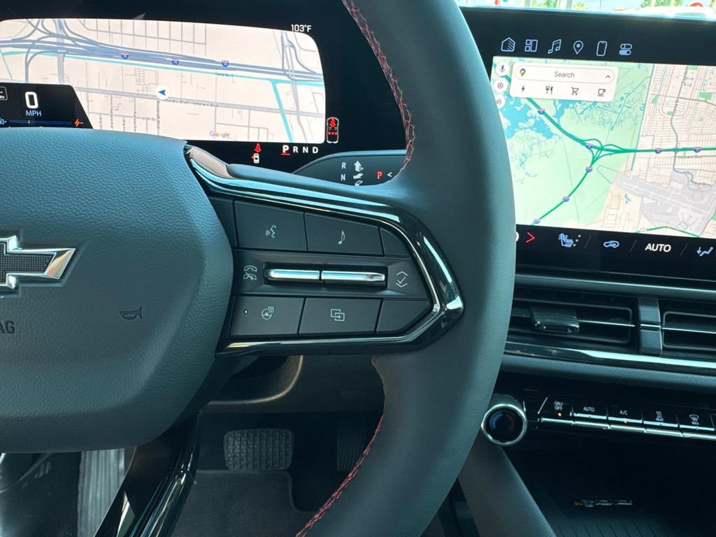 Used 2025 Chevrolet Equinox EV RS image 17