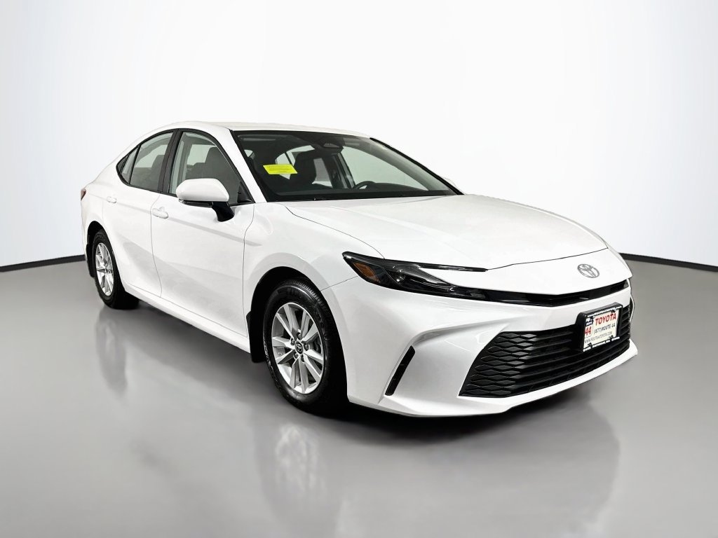 Used 2026 Toyota Camry LE FWD image 10