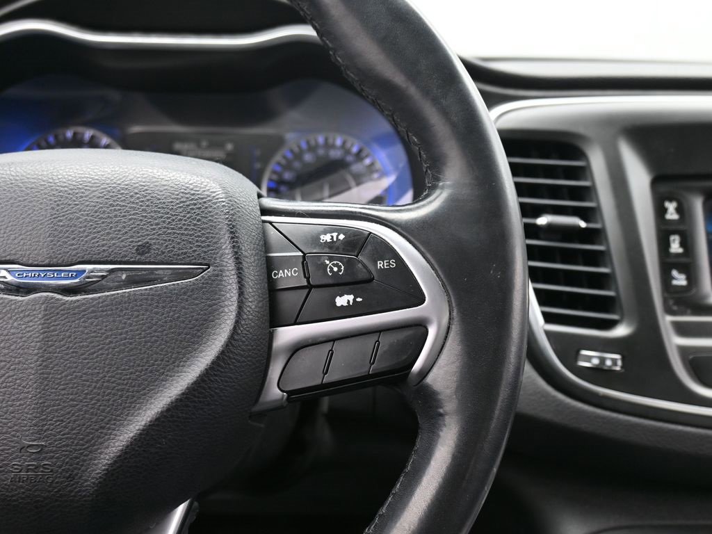 Used 2015 Chrysler 200 Limited w/ Convenience Group image 43