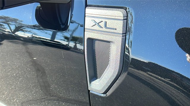 New 2025 Ford Maverick XL image 9