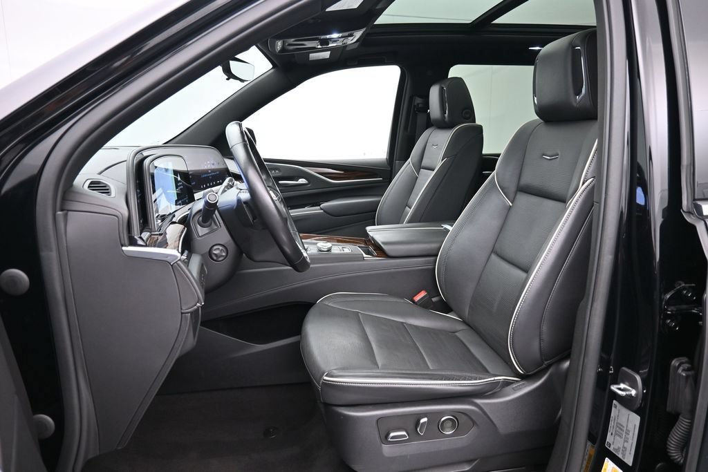 Used 2023 Cadillac Escalade Premium Luxury AWD/4WD image 10