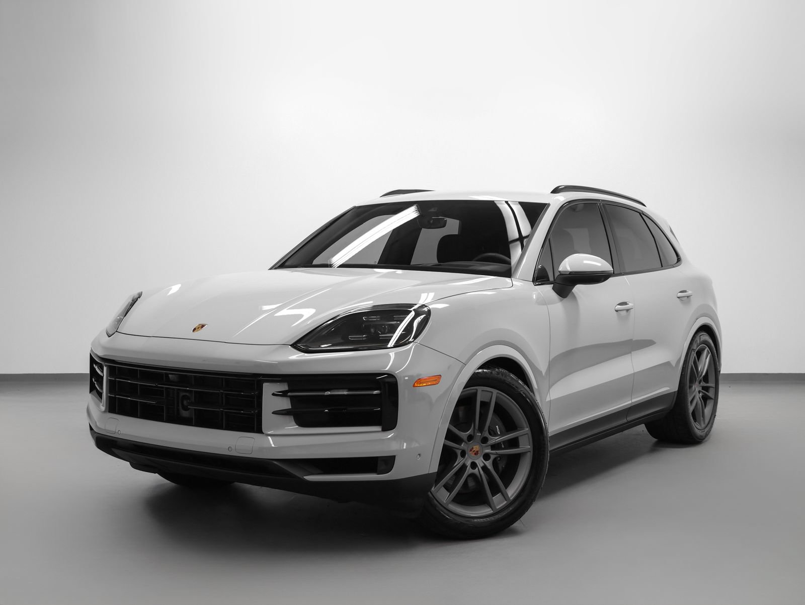 Certified 2025 Porsche Cayenne AWD/4WD image 1