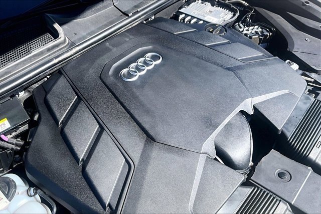 Used 2019 Audi Q8 Premium image 31