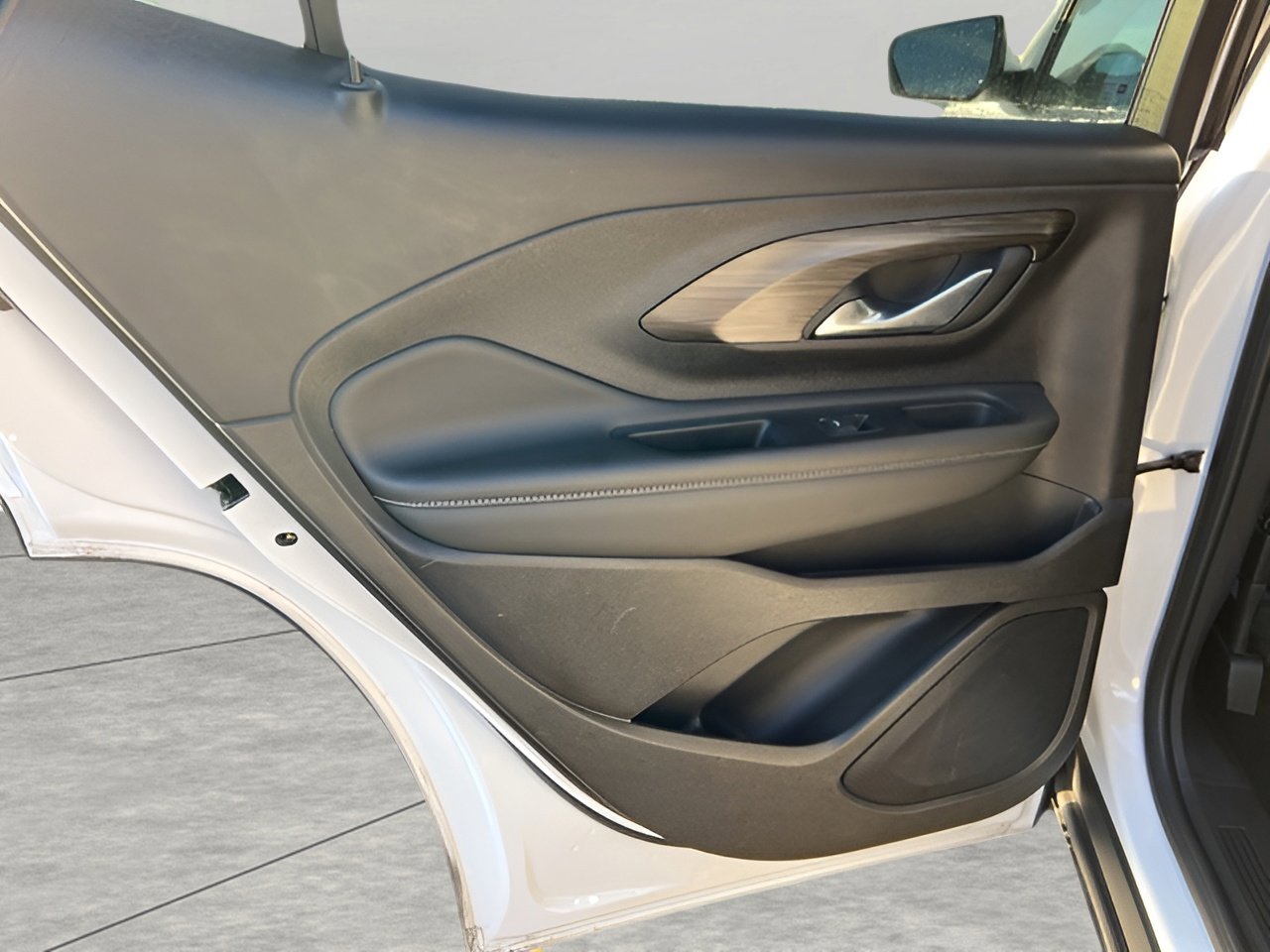 Used 2024 GMC Terrain SLE image 54