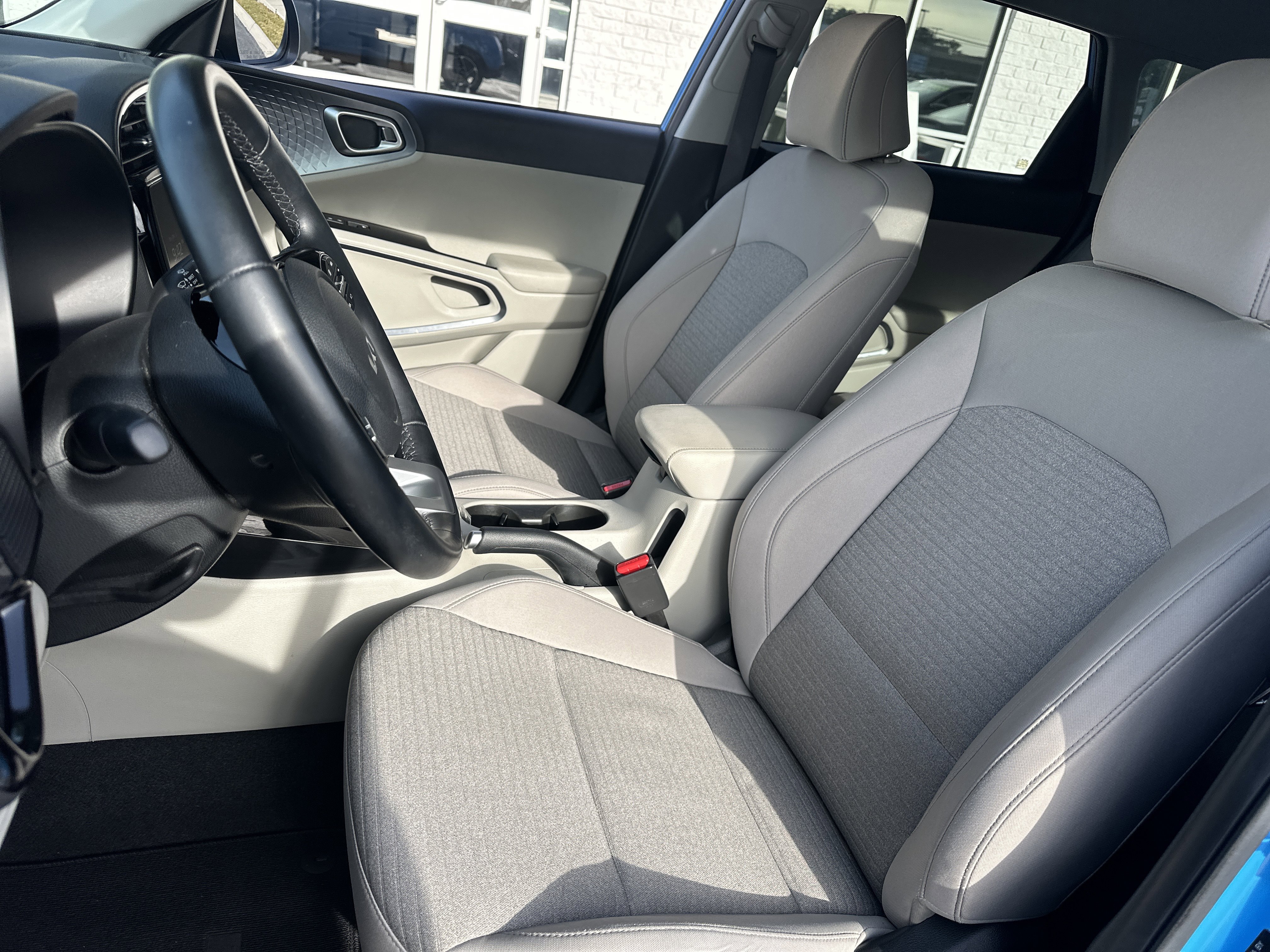 Used 2025 Kia Soul EX image 10