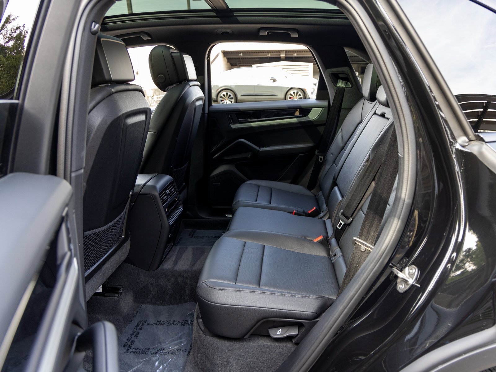 Certified 2025 Porsche Cayenne image 43