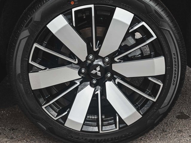 New 2025 Mitsubishi Outlander SE image 7