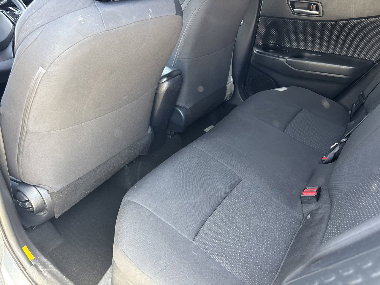 Used 2018 Toyota C-HR XLE FWD image 15
