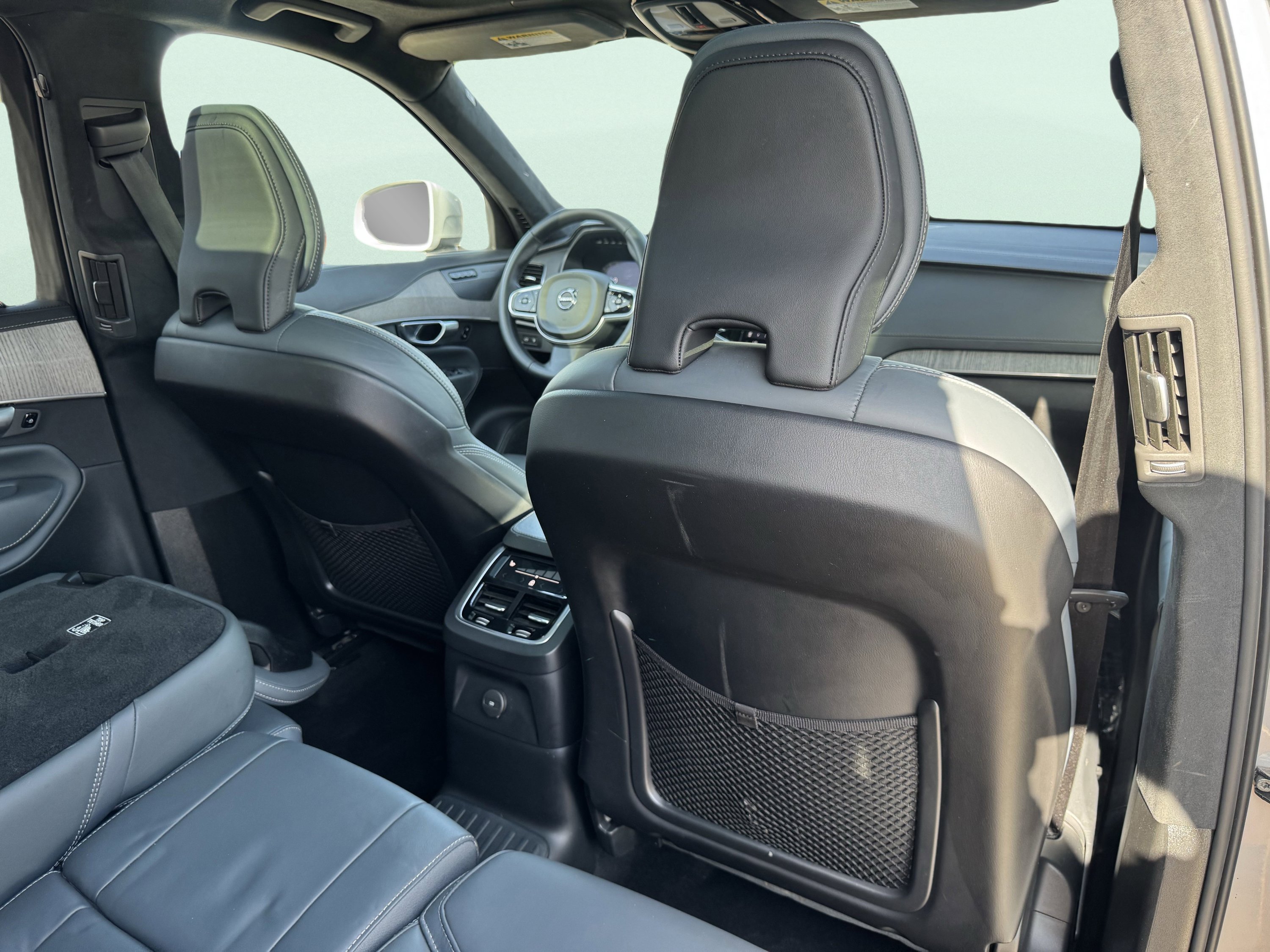 Used 2024 Volvo XC90 T8 Ultimate w/ Lounge Package image 57