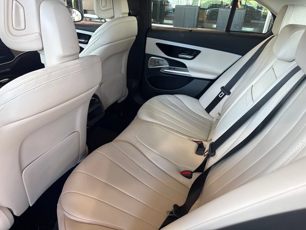 Used 2024 Mercedes-Benz E 350 4MATIC Sedan image 6