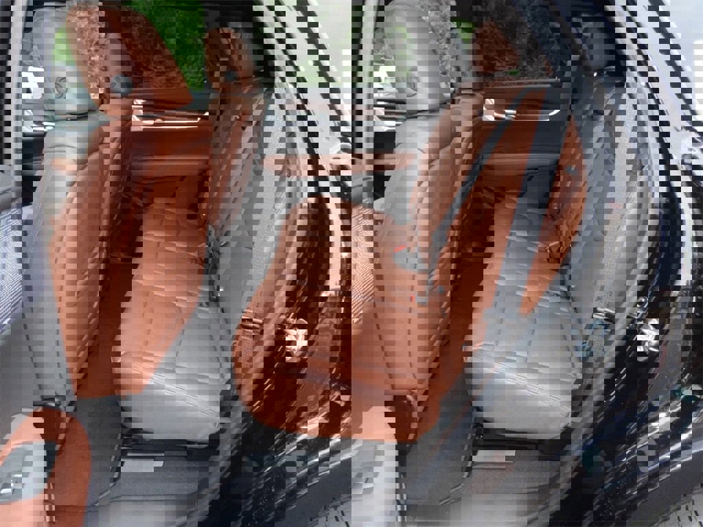 New 2026 Cadillac XT5 Sportv w/ LPO, Onyx Lite Package image 17