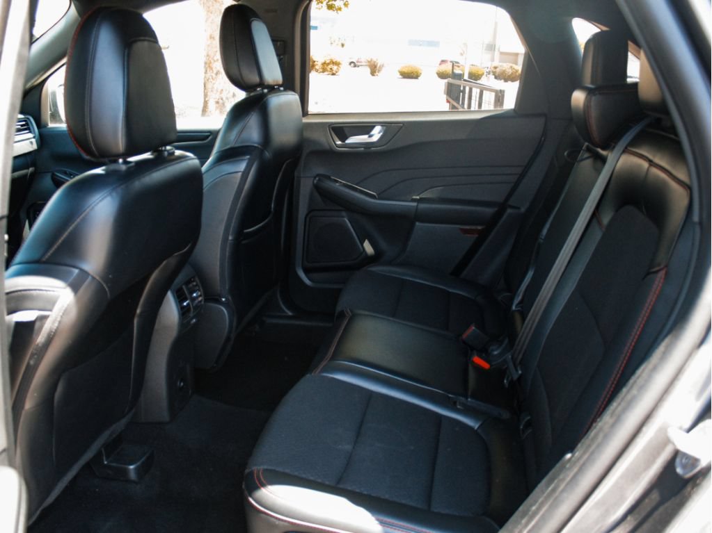 Used 2025 Ford Escape ST-Line Select AWD/4WD image 23