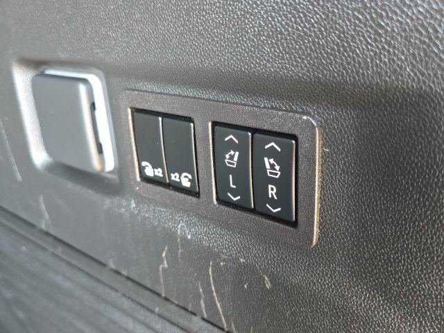 Used 2023 Chevrolet Tahoe High Country w/ Premium Package AWD/4WD image 13