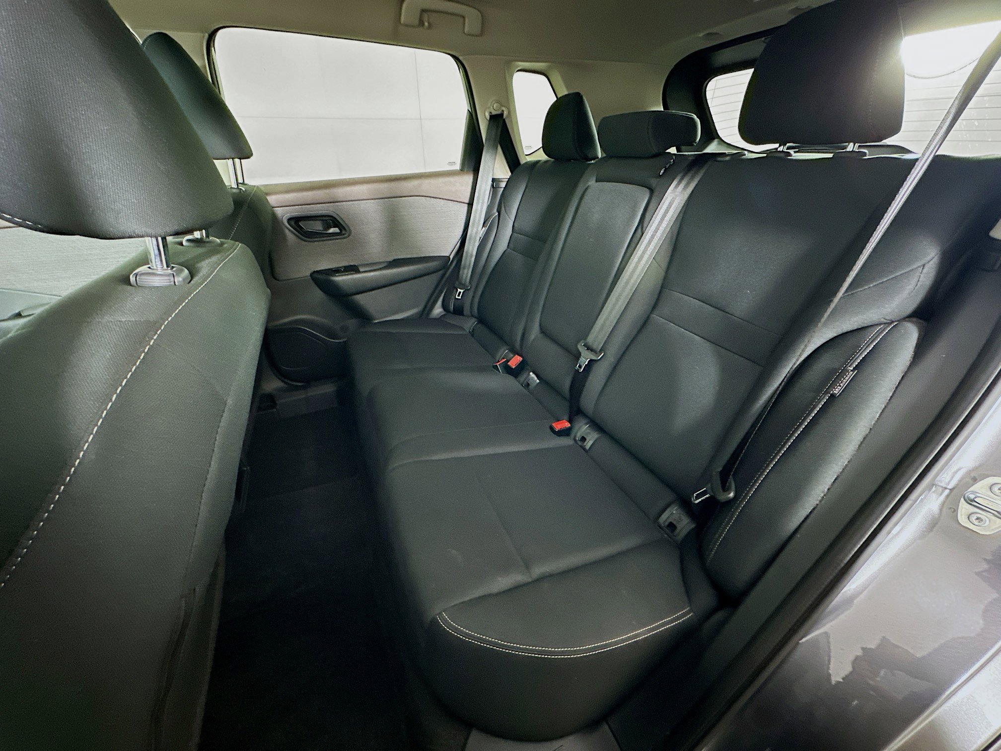 Used 2023 Nissan Rogue S image 26