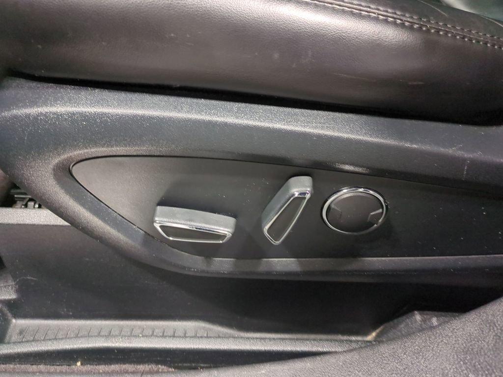 Used 2017 Lincoln MKX Reserve w/ Lincoln MKX Climate Package image 21