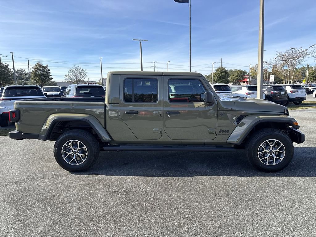 New 2025 Jeep Gladiator Sport image 2
