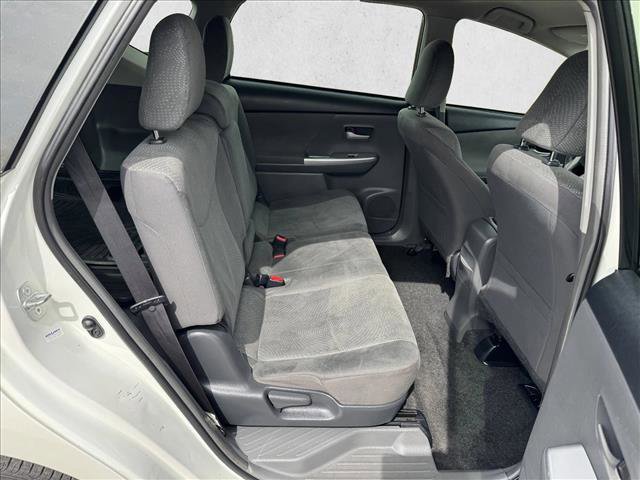 Used 2014 Toyota Prius V Three FWD image 17