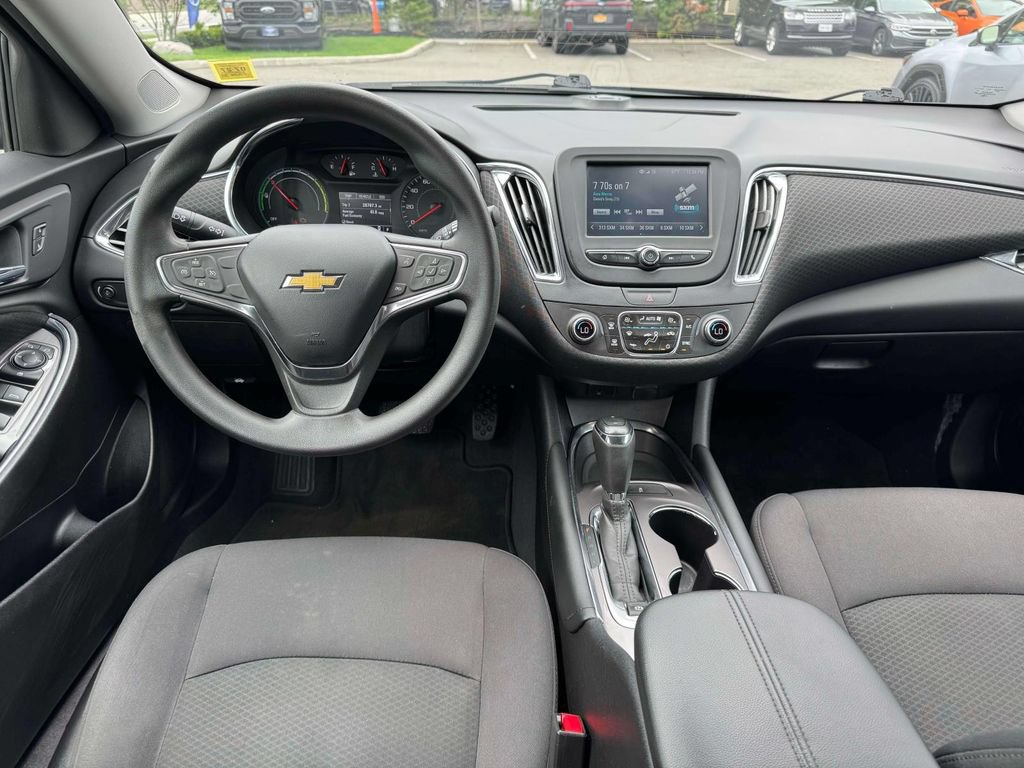 Used 2017 Chevrolet Malibu Hybrid FWD image 21