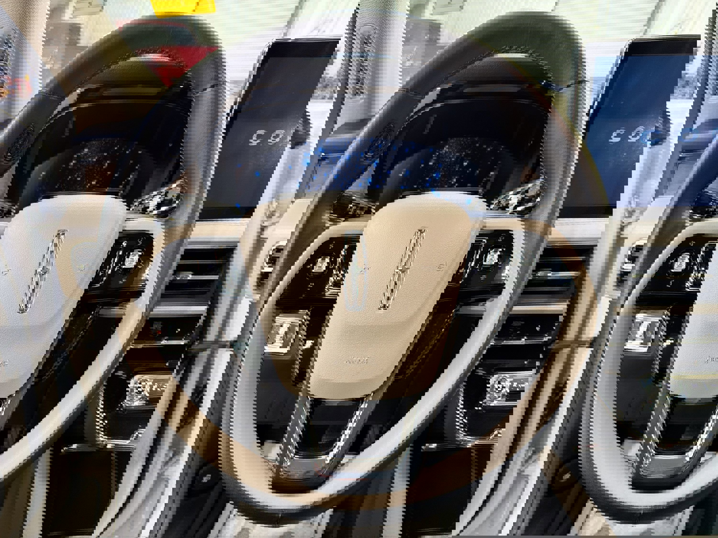 Used 2025 Lincoln Corsair Reserve w/ Equipment Group 202A image 13