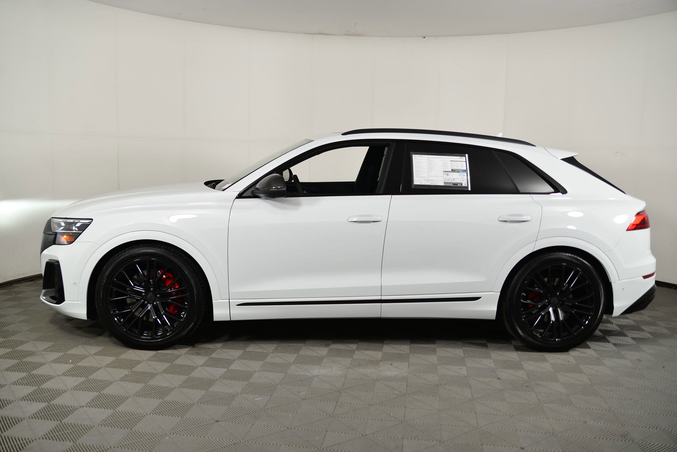 New 2026 Audi SQ8 Prestige image 2