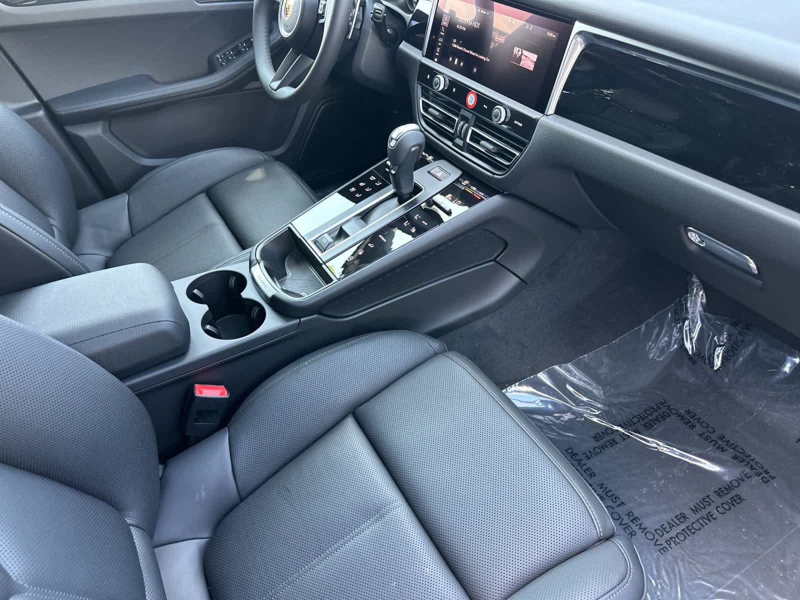 New 2026 Porsche Macan AWD/4WD image 17