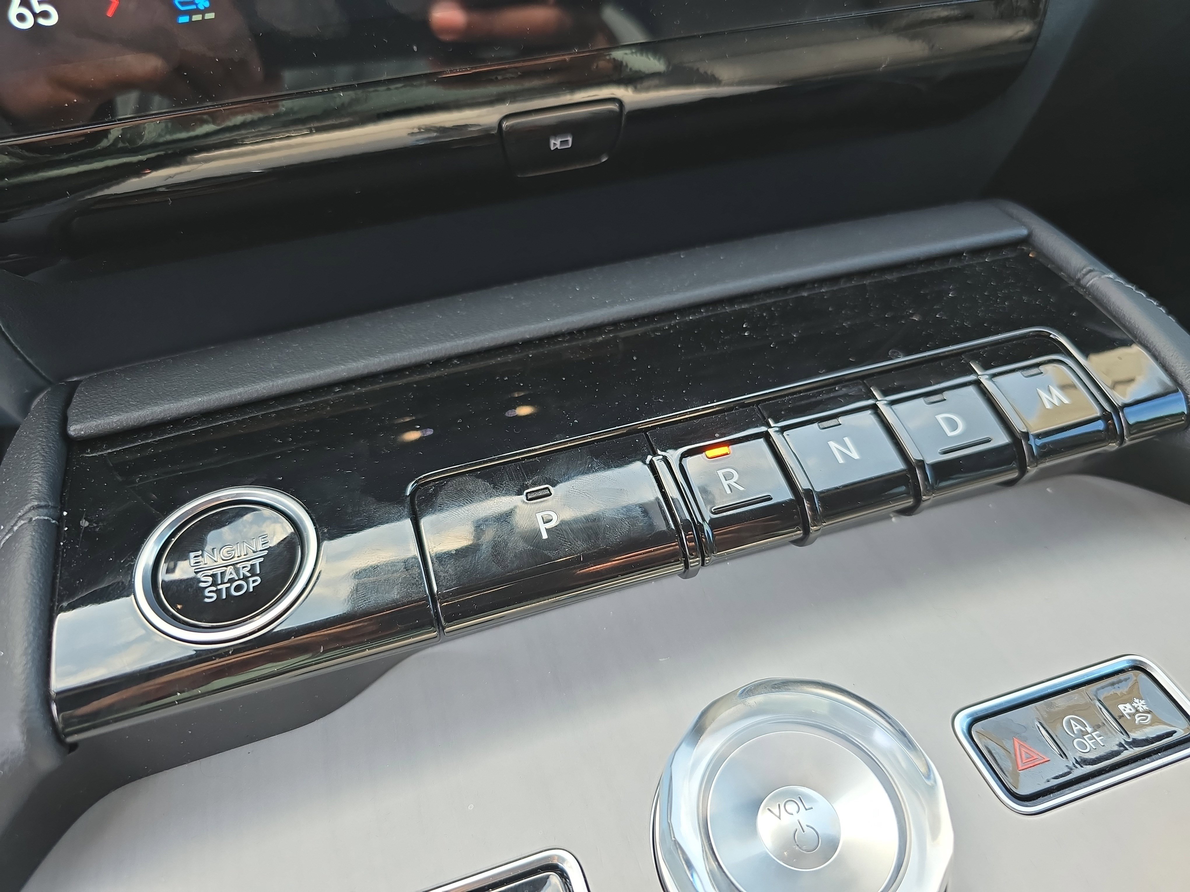 New 2025 Lincoln Navigator Reserve w/ Jet Appearance Package image 24