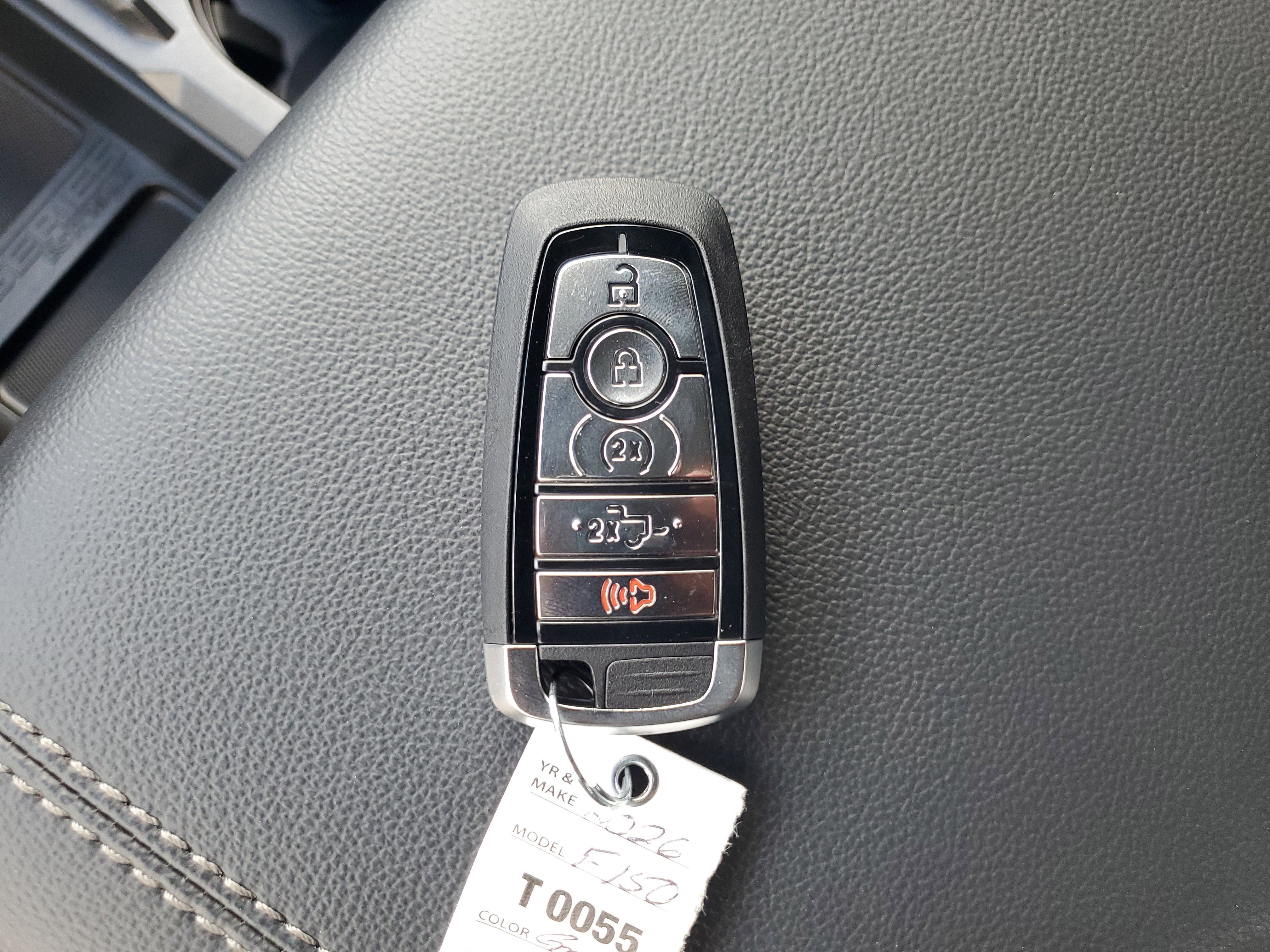 New 2026 Ford F250 Lariat w/ Black Appearance Package image 22