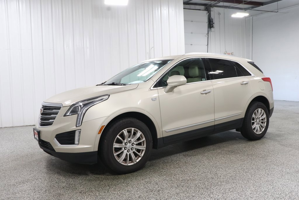 Used 2017 Cadillac XT5 FWD image 2