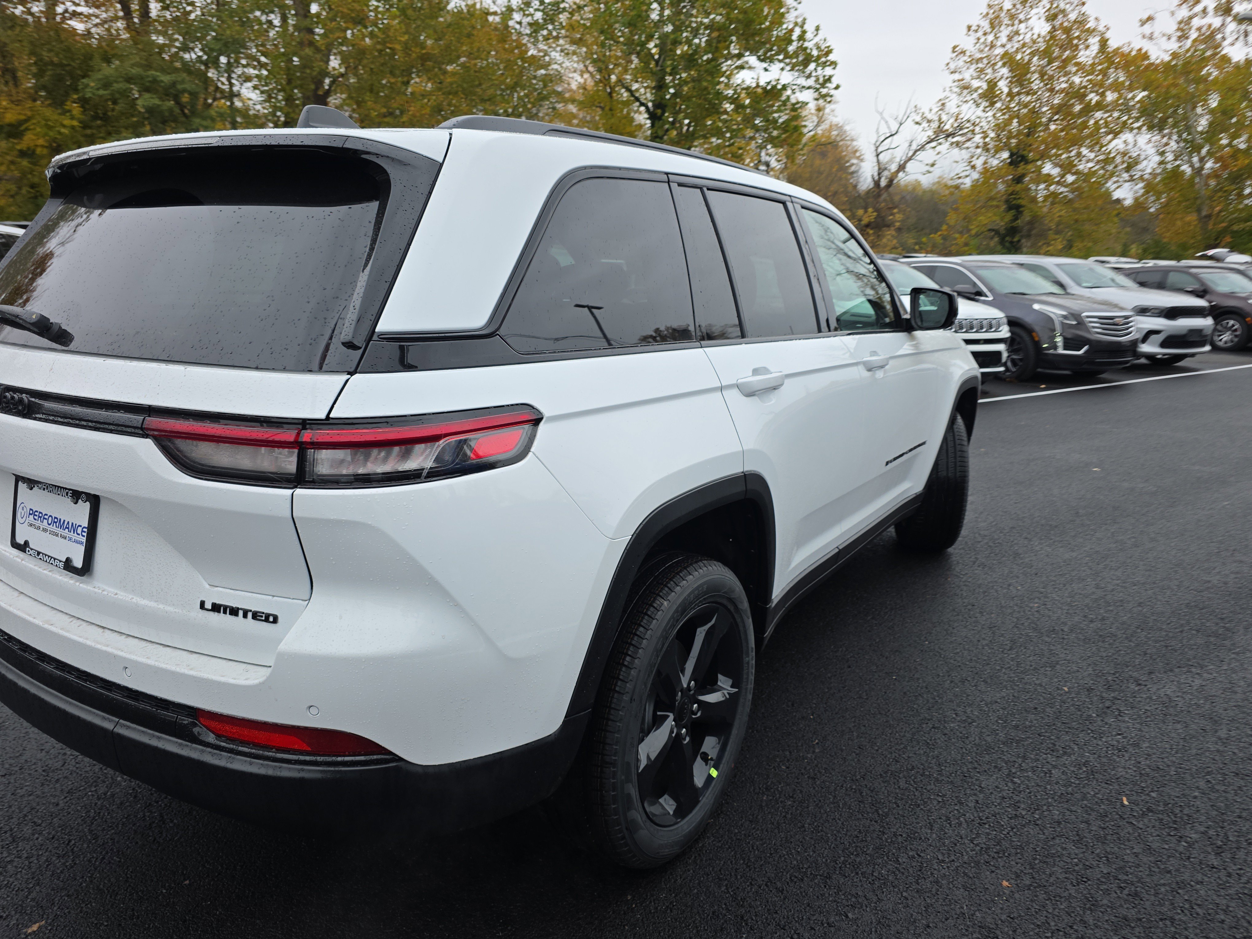 New 2025 Jeep Grand Cherokee Limited w/ Black Appearance Package image 22