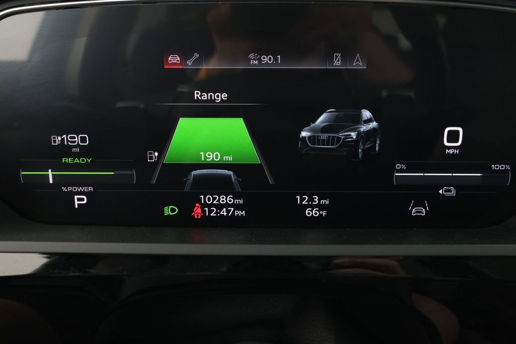 Used 2024 Audi Q8 e-tron Premium Plus w/ Premium Plus Package image 15