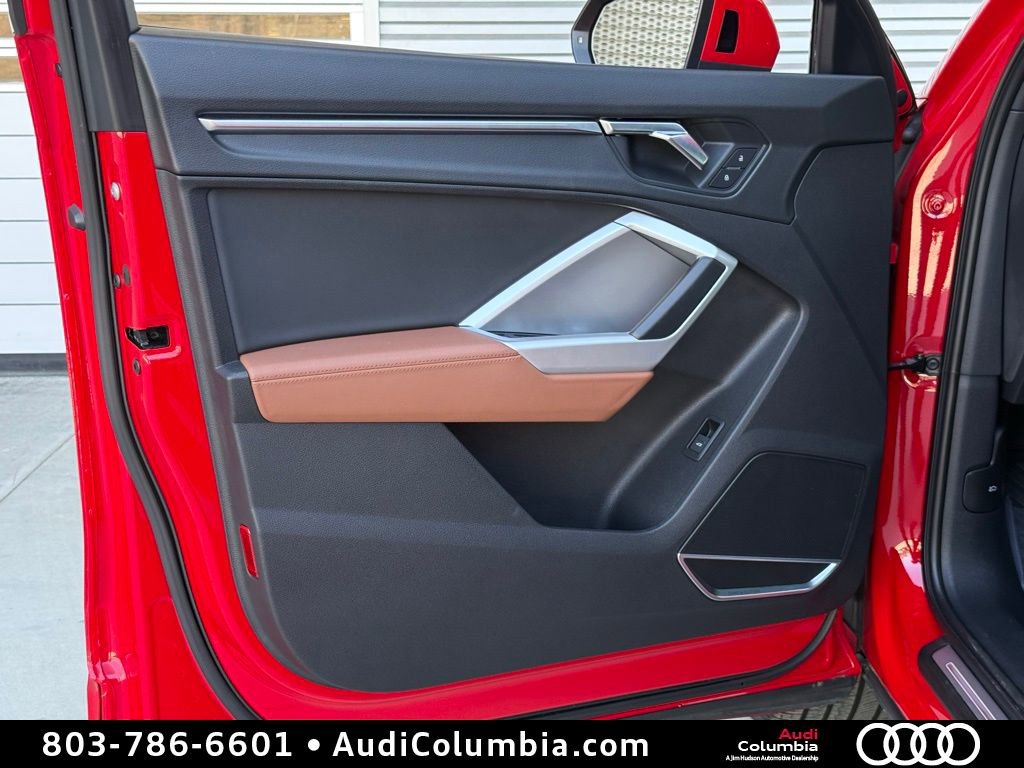 Used 2019 Audi Q3 2.0T Prestige w/ Prestige Package image 21