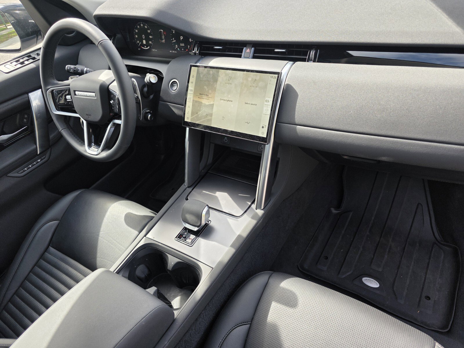 Certified 2025 Land Rover Discovery Sport S image 23
