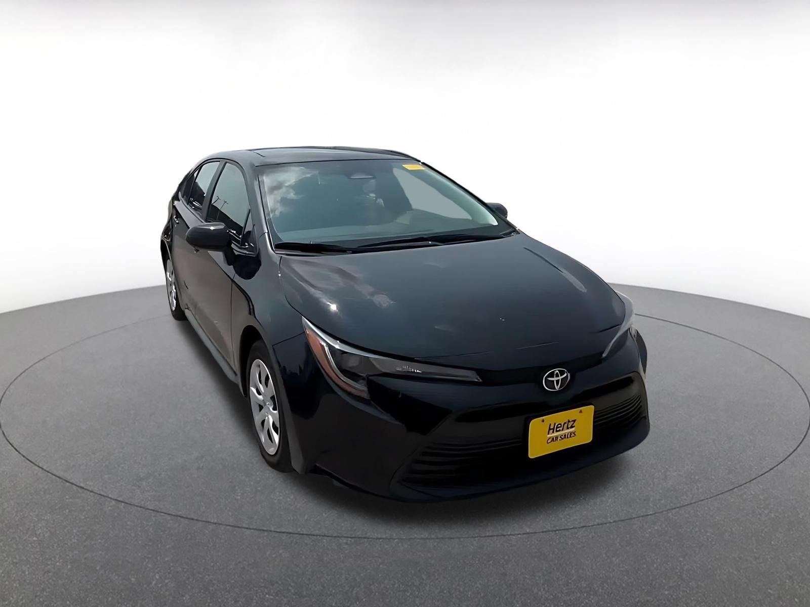 Used 2025 Toyota Corolla LE FWD image 3
