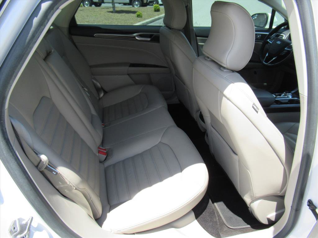 Used 2018 Ford Fusion SE w/ Equipment Group 602A FWD image 28