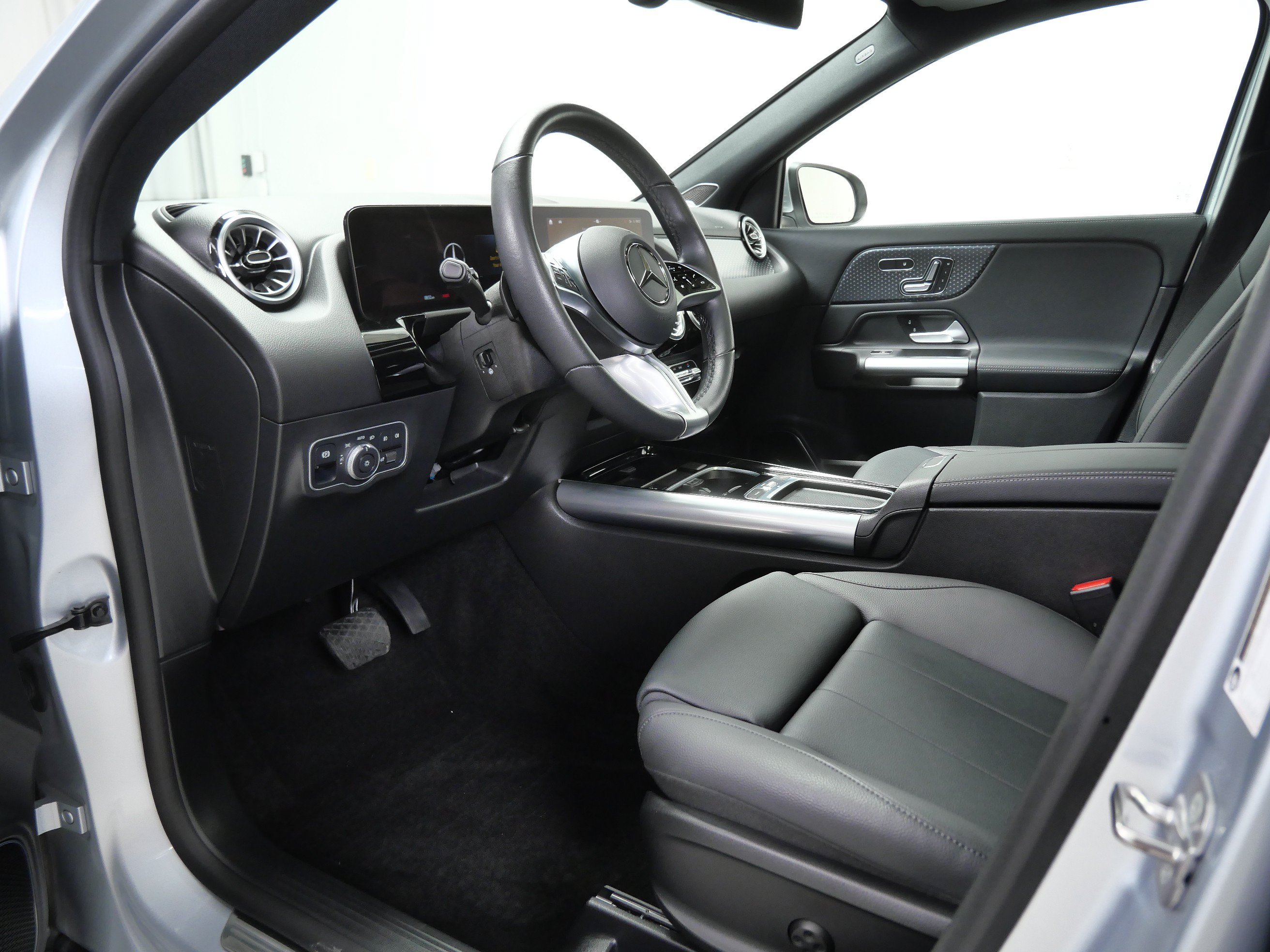 Certified 2025 Mercedes-Benz GLA 250 4MATIC image 14