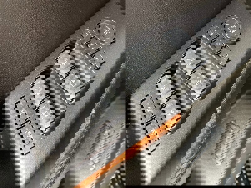 Used 2020 Chevrolet Suburban Premier image 25