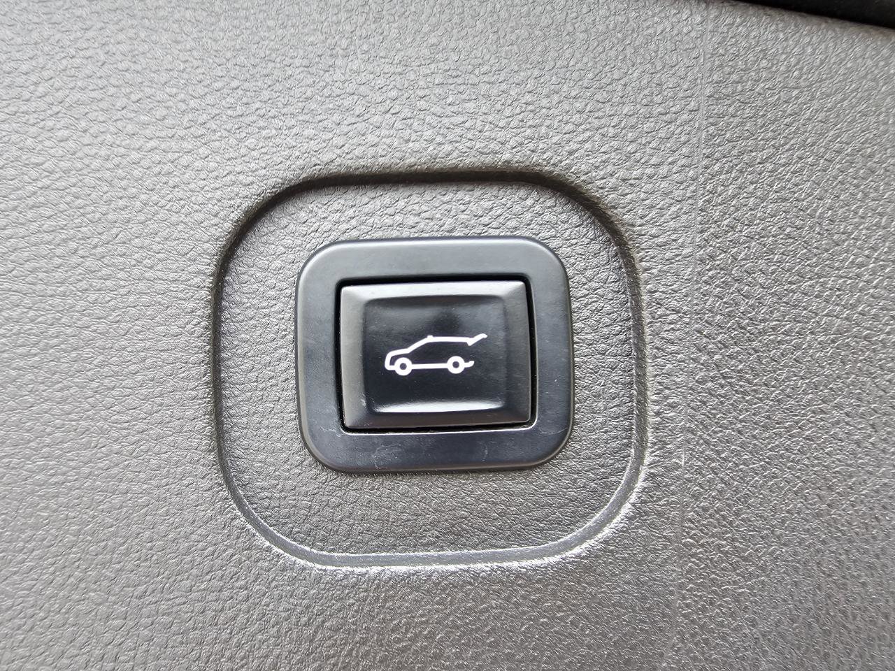 Used 2011 GMC Terrain SLT w/ Cargo Package AWD/4WD image 24