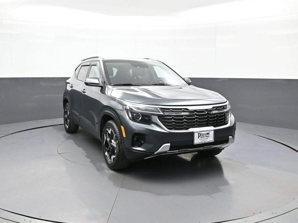 Used 2025 Kia Seltos S AWD/4WD image 3